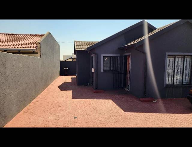 3 BEDROOM HOUSE FOR SALE IN DAWN PARK